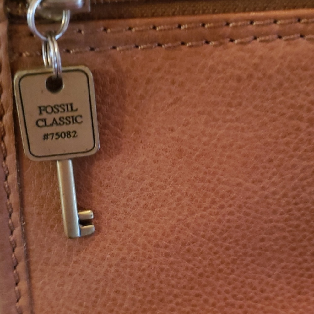 Fossil Handbag - Picture 3 of 7
